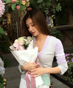 王思聪前女友豆得儿,给炸出来发声明,分手几百年还拖出来鞭尸