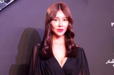 当年《非诚勿扰》性感女秘书,朗朗绯闻女友,却走上了整容不归路