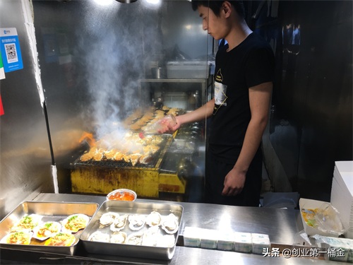 带你探秘杭州最有名的美食街垃圾街!这里承载了太多人的回忆