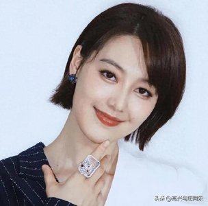 央视女主持王冠,种种传闻笼罩她职业生涯