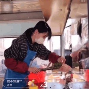 郑爽化身煎饼西施 鹿晗成为足球教练,明星都爱争先恐后做公益