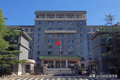 ​一座大院和五年规划的故事