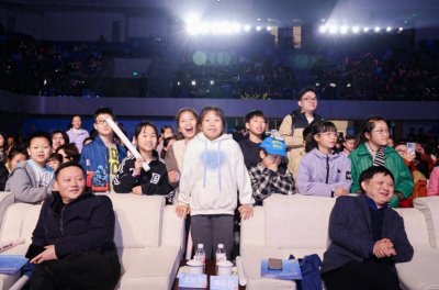 ​“打破砂锅问到底” 2024菠萝科学奖揭晓