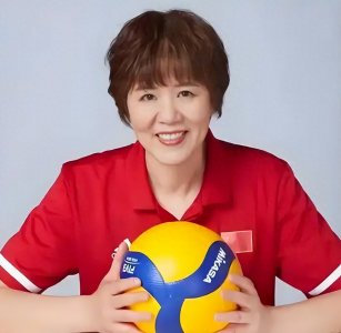 ​郎平传奇的一生，从“铁榔头”到退休，如今65岁的她开始享受生活