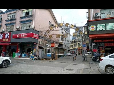 ​东莞城中村，小巷子深不见底，错综复杂，充满人间烟火气息！