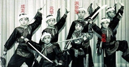 香港七小福的罕见幼年照，成龙洪金宝长相变化大！