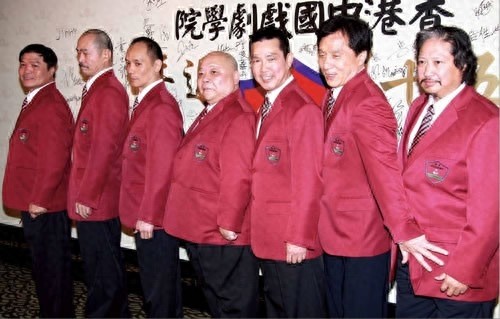 香港七小福的罕见幼年照，成龙洪金宝长相变化大！