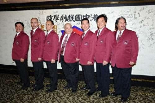 香港七小福的罕见幼年照，成龙洪金宝长相变化大！