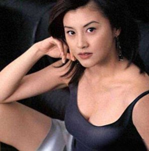 ​黄金比例的身材与样貌，难怪郭富城也为她沦陷，女神藤原纪香