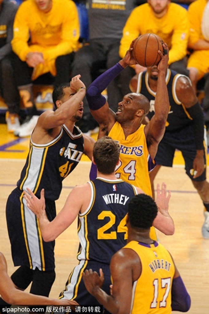 科比NBA谢幕战：完美谢幕 狂砍60分破纪录