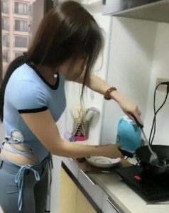 ​外出买菜，邻居趁机强奸了我媳妇，我：我最要好的邻居