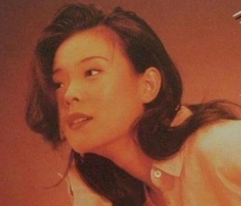 ​7:00谢津洗完澡从23楼纵身而下，当场命丧黄泉，母亲回应耐人寻味