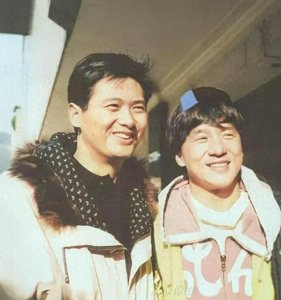 ​周润发：一生丁克，称死后捐出56亿财产，为何37年都不和成龙合作