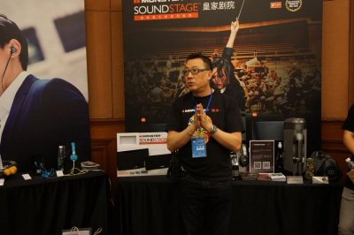 ​混血美女来助阵，魔声新品亮相广州HiFi展