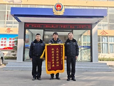 ​温暖守护！郑州交警深夜助力找回走失儿童