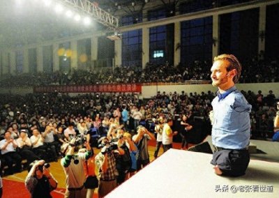 ​全国助残日——尼克胡哲：身残志坚的传奇人生