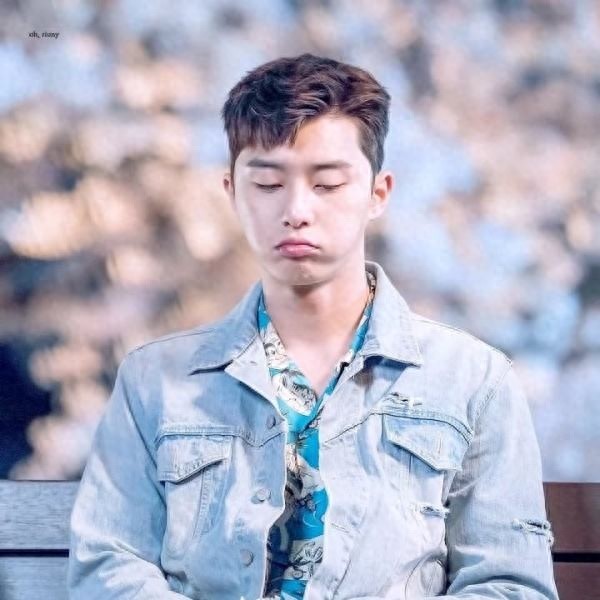 朴叙俊：集齐颜值和实力的演员，身材完美