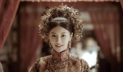 ​具有超高的政治天赋，权倾蒙古，为蒙古的繁荣稳定立下了不朽功绩