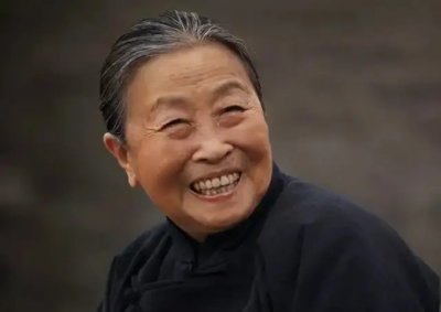 ​张少华身后纷扰不停，新凤霞之子再发文：真相在这里，是非要辨明