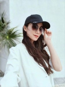 ​韩雪家世显赫，爷爷曾任副军长，外公是北京司令员