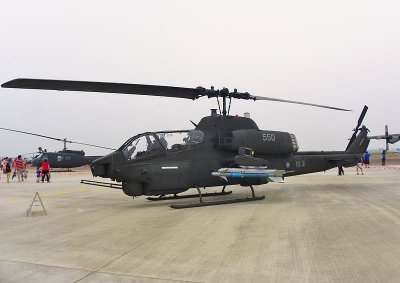 ​低空常青树——AH-1“眼镜蛇”武装直升机