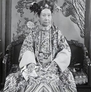 ​盛恩颐：民国第一败家子，一夜输掉100套房子，晚年饿死在家门口