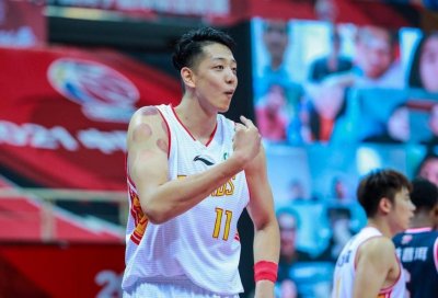 ​Soma步到底算不算走步？马布里给出解释 CBA裁判吹错了？