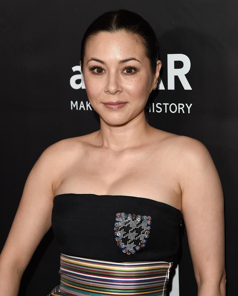 周佳纳个人资料写真作品