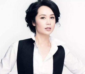 ​蒋雯丽爱过的两个导演：前任成阶下囚，现任却风流成性