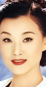 ​宋祖英成龙罕见合照流出，辣妹子表情耐人寻味，成龙揩油一脸坏笑