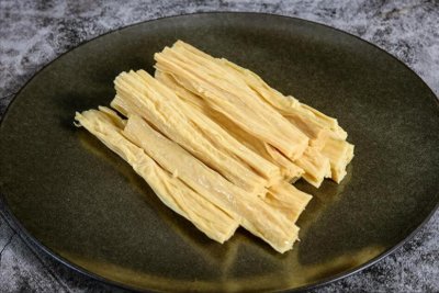 ​泡腐竹，只用清水是外行，干货店老板分享2招，10分钟泡软不夹生