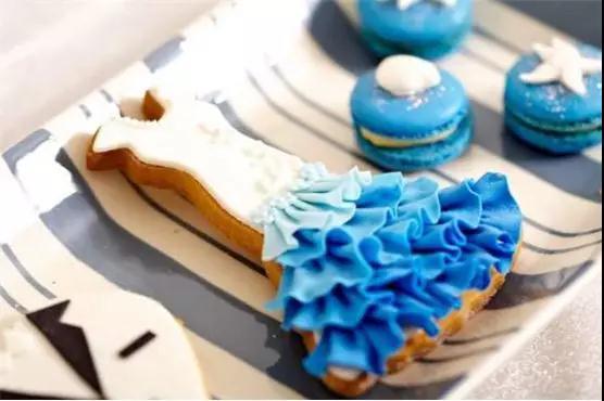 如何安抚女友的情绪