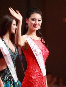 ​“世界小姐”于文霞，农村出生曾过保姆，热心公益被赞胜李嘉欣