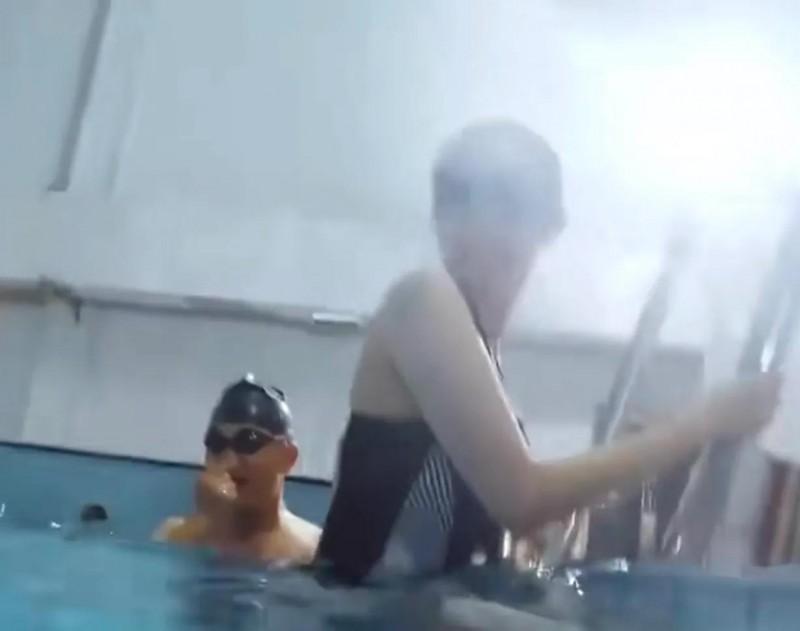 林志玲比基尼（盘点女明星穿泳装林志玲前凸后翘）