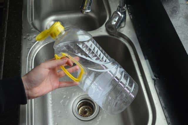 怎样清洗油桶（油桶怎么清洗才能干净）