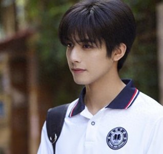 ​有种“失恋”叫宋威龙的寸头，刘海消失那一刻，粉丝差点认不出