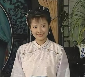 ​俏丽可爱的女子杜小月