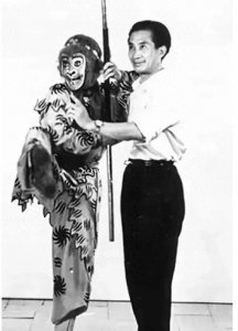 ​六龄童葬礼现场：唐僧失声痛哭，上千群众道别