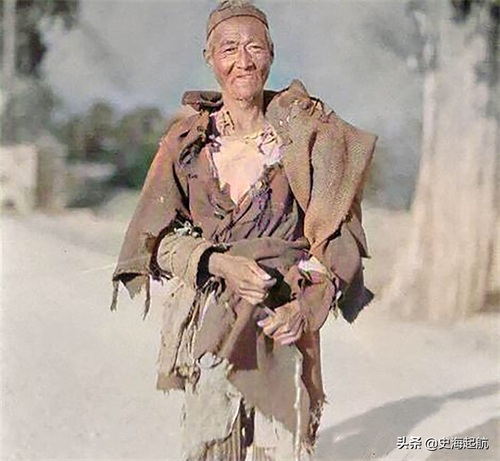 老照片：晚清时期苦难的中国，满大街的乞丐，他们都吃不饱穿不暖