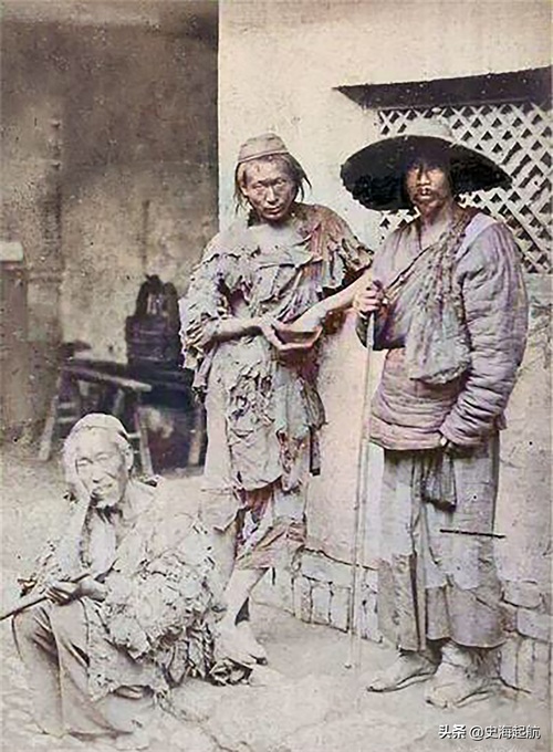 老照片：晚清时期苦难的中国，满大街的乞丐，他们都吃不饱穿不暖
