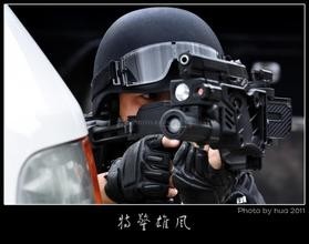 可爱又致命，反恐利器——拐弯枪