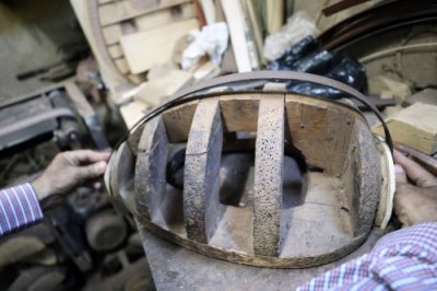 ​（外代二线）制作乌德琴