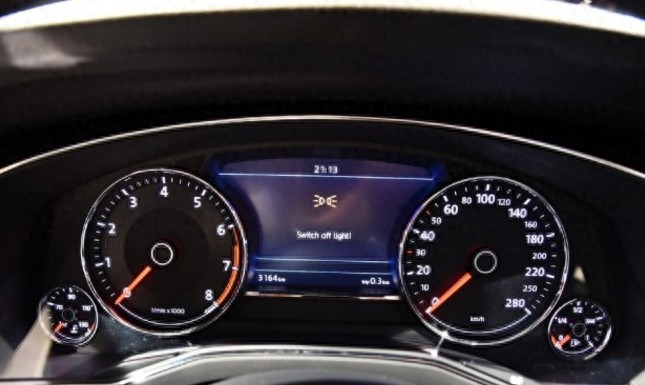 大众推出迈腾和帕萨特之间的辉道，外观比奥迪A6L还美