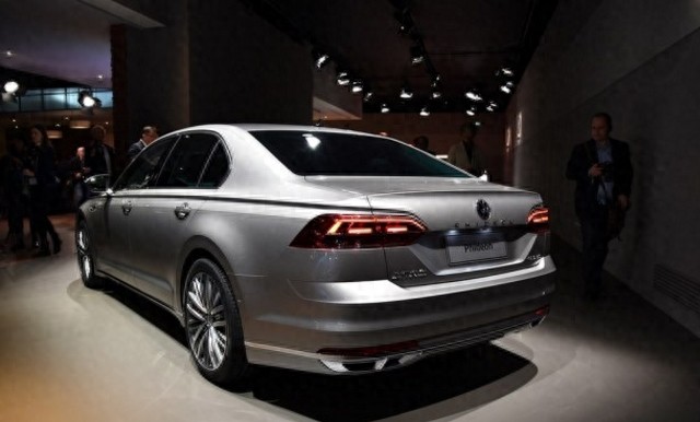 大众推出迈腾和帕萨特之间的辉道，外观比奥迪A6L还美