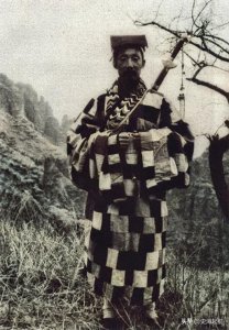 ​民国道士李圆通照片：乱世下山抗日，图9是李圆通和八路军的合影