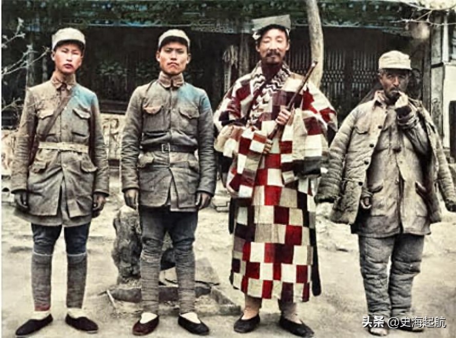 民国道士李圆通照片：乱世下山抗日，图9是李圆通和八路军的合影