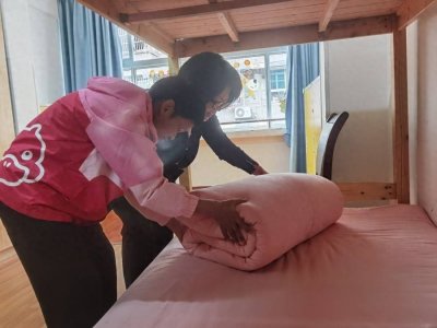 ​“五老”风采录|胡英：真心呵护童心 她是孩子们的“胡奶奶”