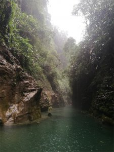 ​恩施、神农架之一：躲避峡