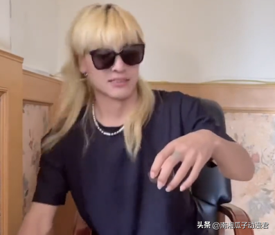 “我是云南的”小伙被封号!全裸给女生献唱,24秒不雅视频被疯传