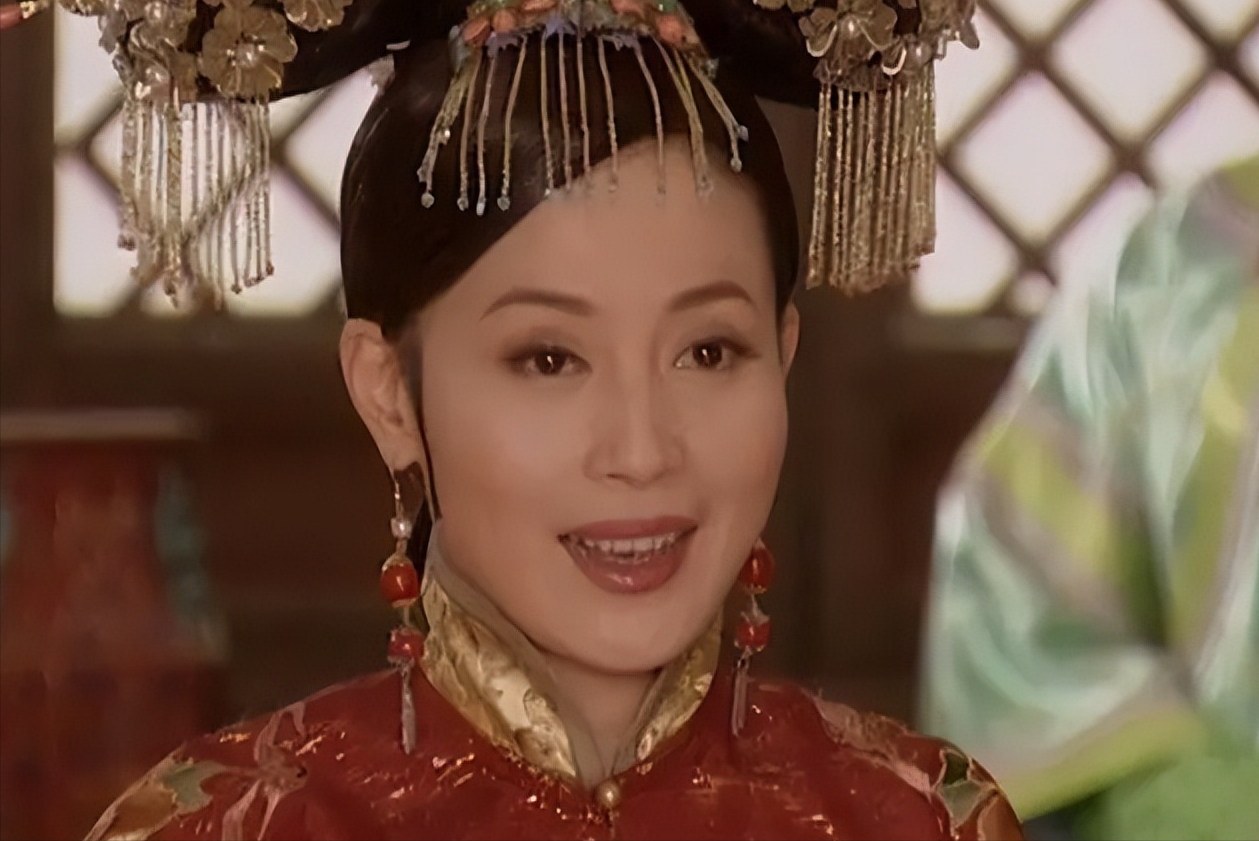 邬倩倩:挤走导演原配夫人,成功上位后却没坐稳,67岁了还是单身